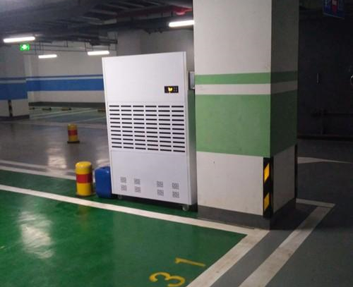 地下车库91免费网站在线观看